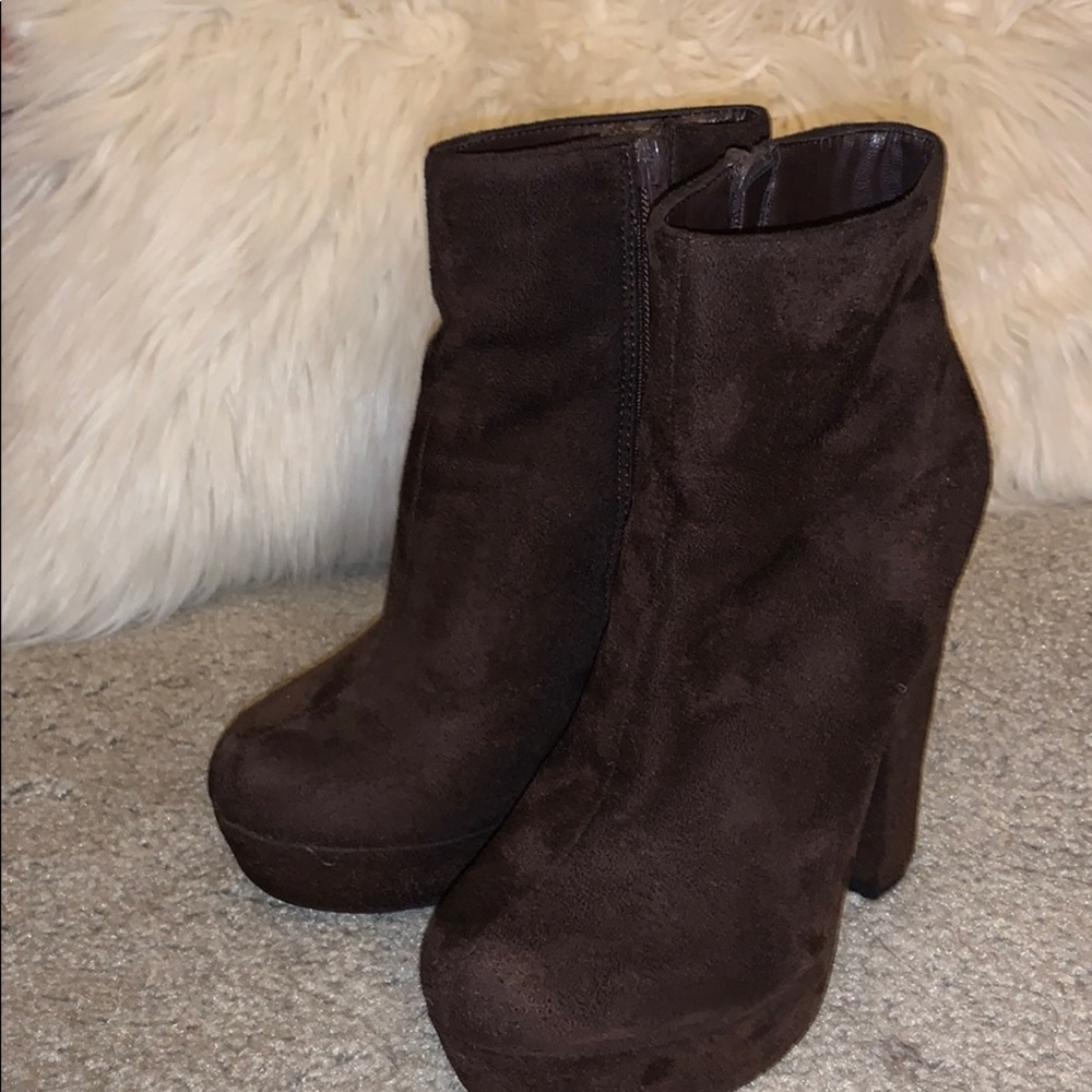 Heeled Brown Booties w Zipper